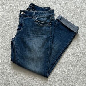 WHBM Mid-rise Slim Crop Women’s Jeans size 6